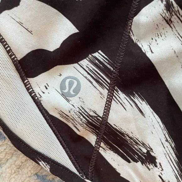 Lululemon Hotty Hot High-Rise Lined Short 4" Monarch Bloom Bone / Espresso - Picture 9 of 10